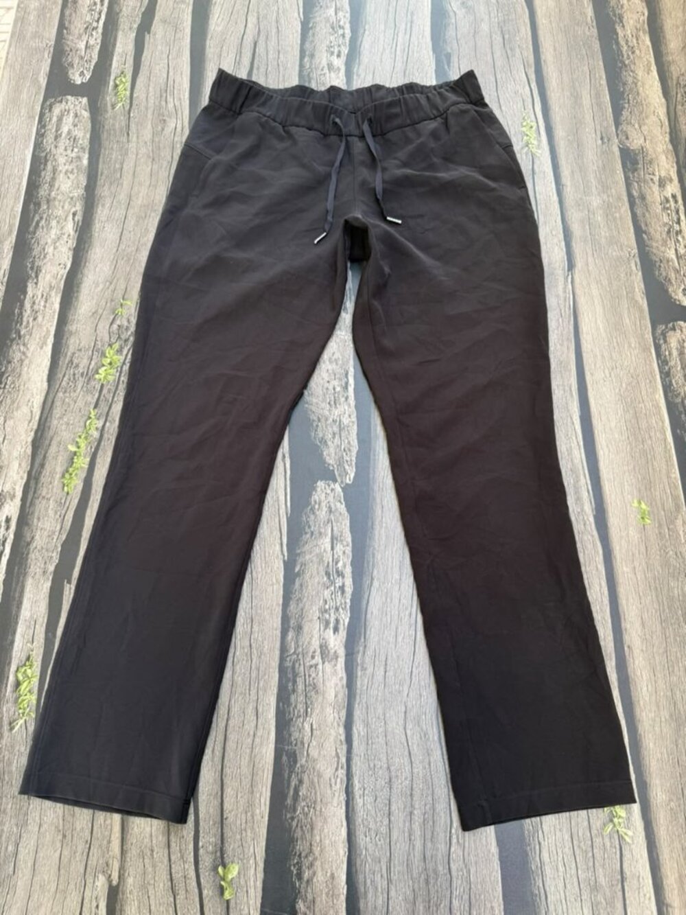 Lululemon Black On the Fly Pants Drawstring Stretch Athleisure Size 12